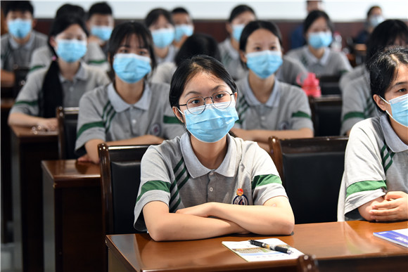 嘉兴技师学院党委书记,院长张永芳在发言中表示:在"红色旅游学院"的